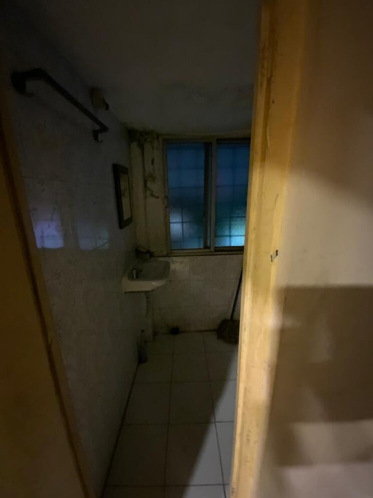 Team Area, park street Commercial Office Space 1000 Sq.Ft. In Park Street Kolkata 7934565