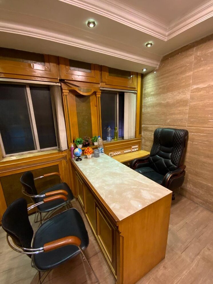 Team Area, park street Commercial Office Space 1000 Sq.Ft. In Park Street Kolkata 7934565