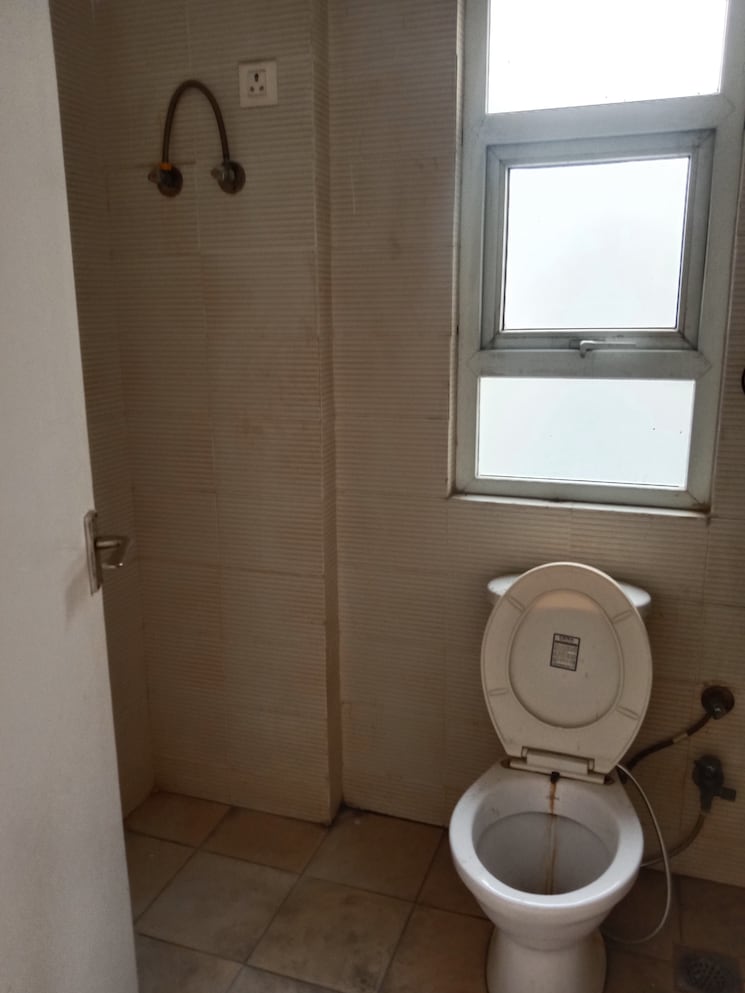 Bathroom, rps-savana 2.5 Bedroom 1450 Sq.Ft. Apartment In Sector 88 Faridabad 7934589