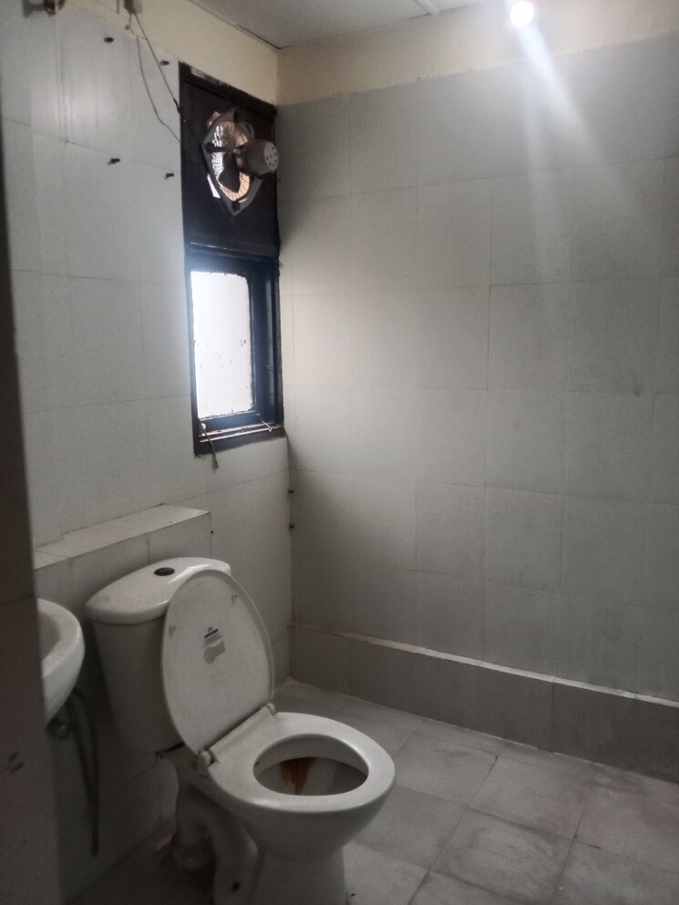 Bathroom, rps-auria 3 Bedroom 1565 Sq.Ft. Apartment In Sector 88 Faridabad 7934655