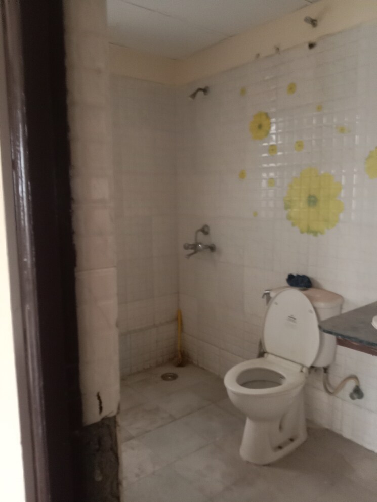 Bathroom, rps-auria 3 Bedroom 1565 Sq.Ft. Apartment In Sector 88 Faridabad 7934655