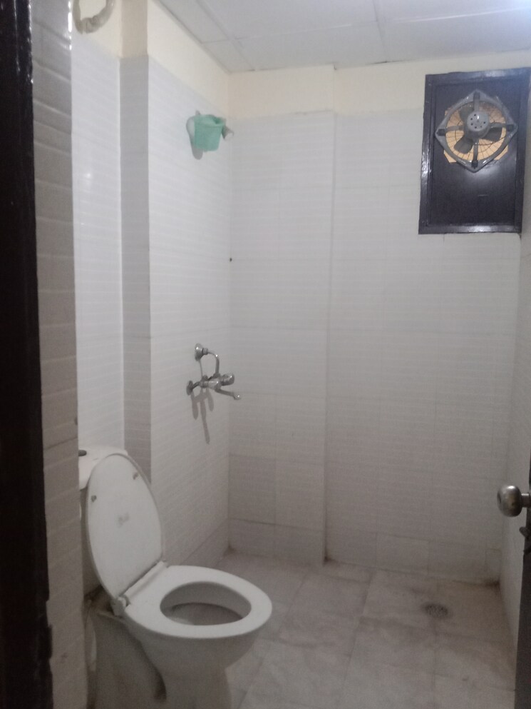 Bathroom, rps-auria 3 Bedroom 1565 Sq.Ft. Apartment In Sector 88 Faridabad 7934655