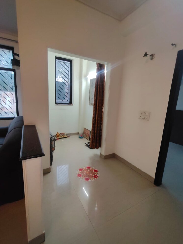 Room, sector 52 6 Bedroom 200 Sq.Mt. Independent House In Sector 52 Noida 7934678