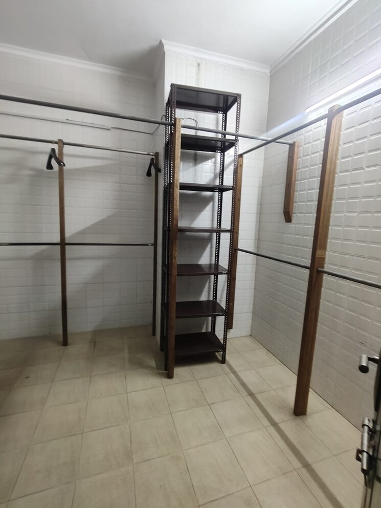 undefined, sector 52 6 Bedroom 200 Sq.Mt. Independent House In Sector 52 Noida 7934678