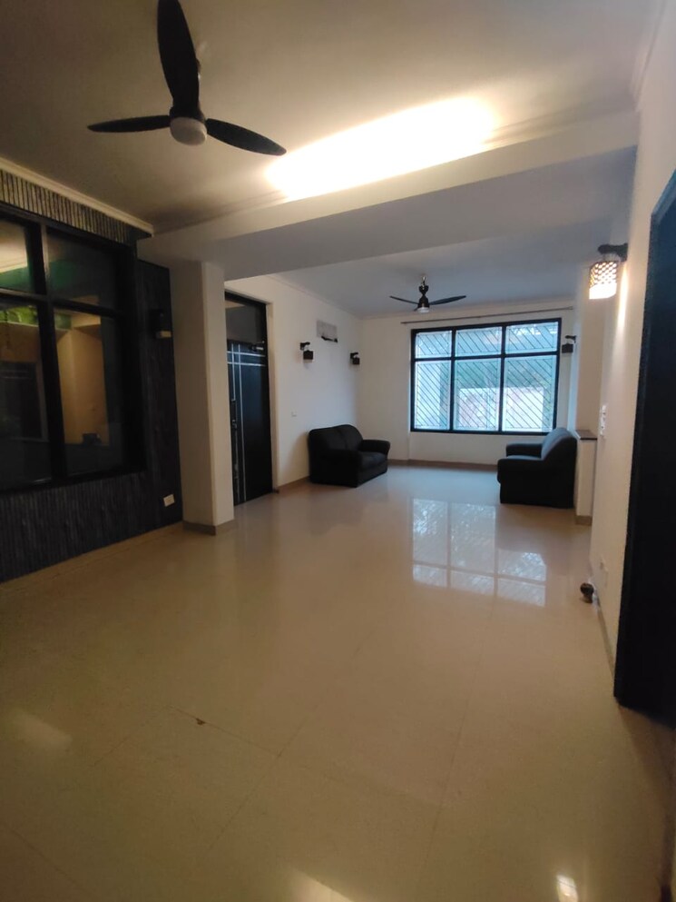 Living Room, sector 52 6 Bedroom 200 Sq.Mt. Independent House In Sector 52 Noida 7934678