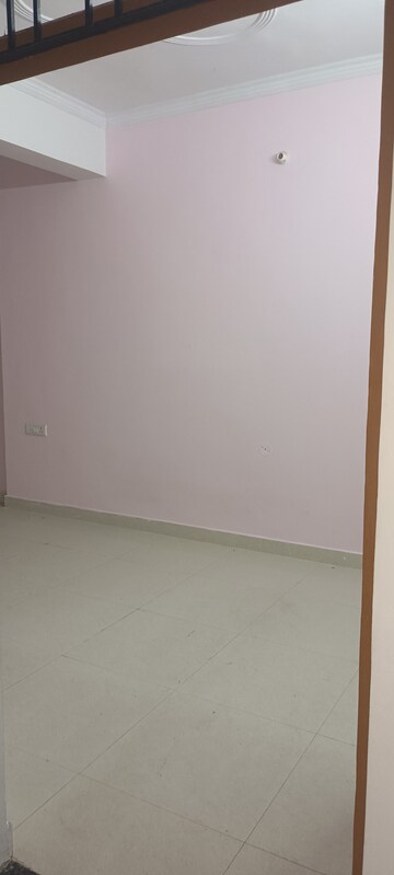 Room in 2 BHK Builder Floor at Indira Nagar – for Rent