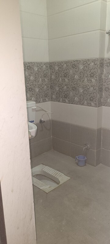 Bathroom in 2 BHK Builder Floor at Indira Nagar – for Rent