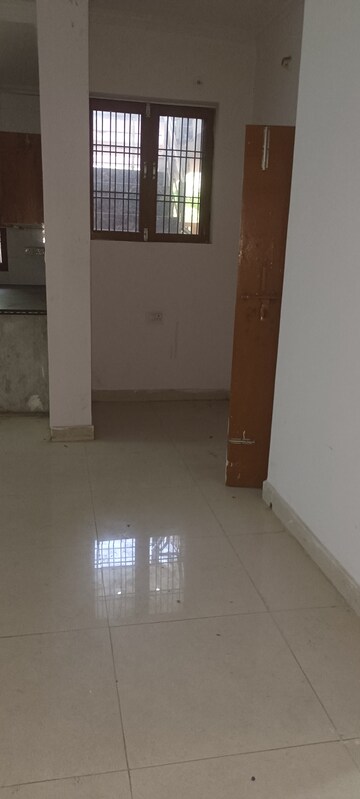 Room in 2 BHK Builder Floor at Indira Nagar – for Rent
