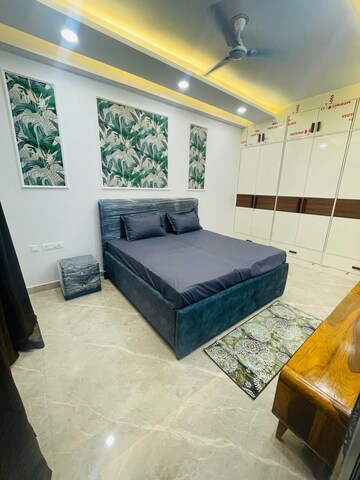 Room in 2 BHK Builder Floor at Sector 57 – for Rent