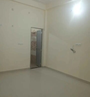 Master Bedroom in 2 BHK Villa at Aliganj – for Rent