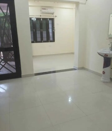 2 BHK Villa For Rent in Aliganj