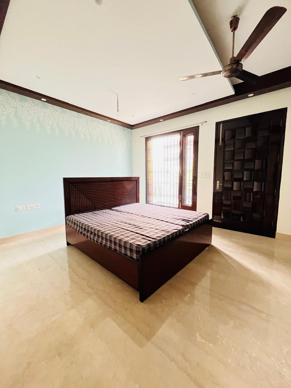 6 BHK + Pooja Room,Servant Room,Study Room,Extra Room Independent House For Sale in Sector 40