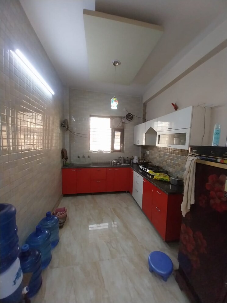 Kitchen, sector 91 3 Bedroom 200 Sq.Yd. Builder Floor In Sector 91 Faridabad 7934746