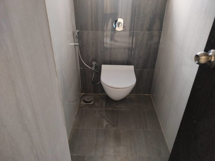 Bathroom, mantra-montana-phase-6 1 Bedroom 600 Sq.Ft. Apartment In Dhanori Pune 7934636