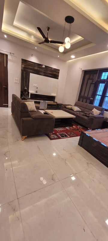 Living Room in 3 BHK Independent House at Gomti Nagar – for Rent