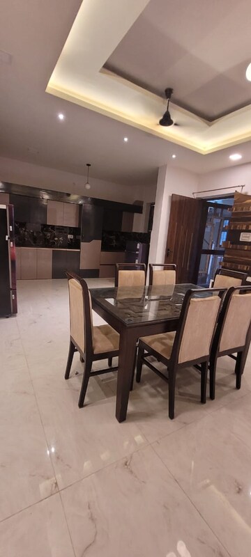 Master Bedroom in 3 BHK Independent House at Gomti Nagar – for Rent