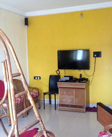Room in 2 BHK Apartment at Haware Splendor, Kharghar – for Rent