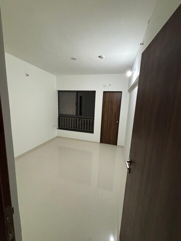 Building Lobby in 3 BHK Apartment at Shapoorji Pallonji Sensorium, Hinjewadi – for Rent