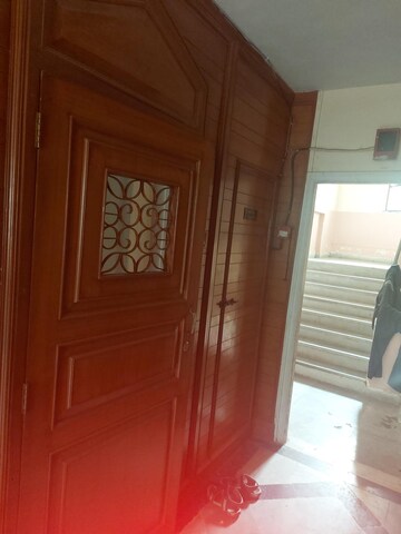Room in 2 BHK Apartment at Kabra Hyde Park, Manpada – for Rent