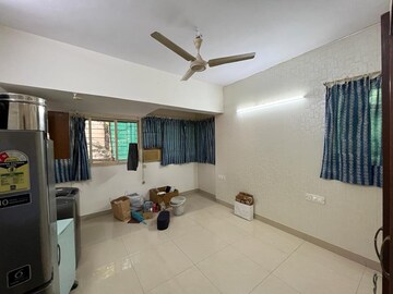 Living Room in 1.5 BHK Apartment at Santacruz West – for Rent
