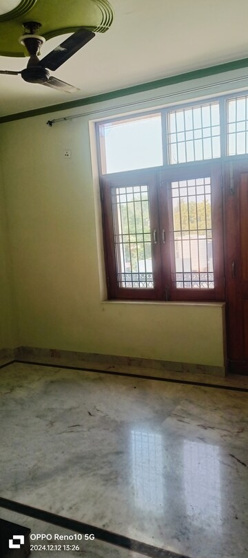 Room in 2 BHK Builder Floor at Vatika Kunj, Bhondsi – for Rent