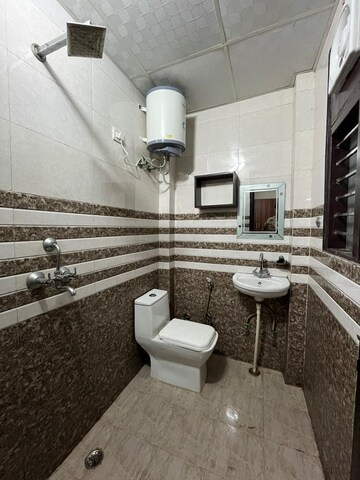 Bathroom in 2 BHK Builder Floor at Ansal Sushant Lok I, Sector 43 – for Rent