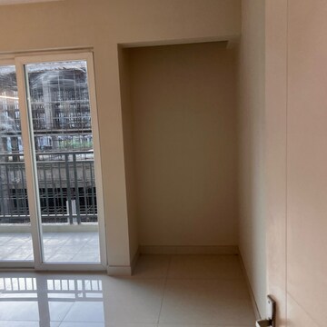 Room in 2 BHK Apartment at Eldeco Live By The Greens, Sector 150 – for Sale