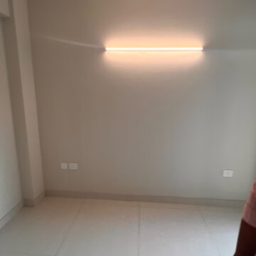 Room in 2 BHK Apartment at Eldeco Live By The Greens, Sector 150 – for Sale