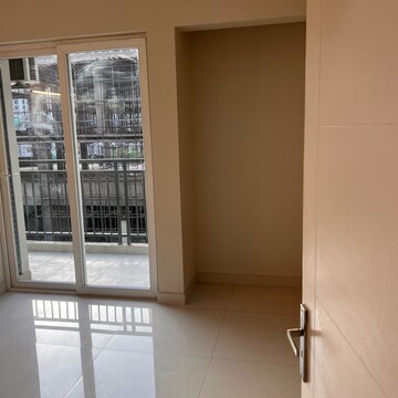 Room in 3 BHK Apartment at Eldeco Live By The Greens, Sector 150 – for Sale