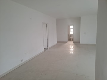 Room in 3 BHK Builder Floor at Bptp Park 81, Sector 81 – for Sale