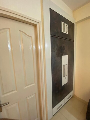 Furnished Amenities in 3.5 BHK Apartment at Karanvir Towers, Sector 52 – for Sale
