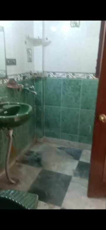 Bathroom in 4 BHK Apartment at Sector 22 Dwarka – for Rent