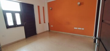 Master Bedroom in 3 BHK Builder Floor at Ardee City, Sector 52 – for Rent