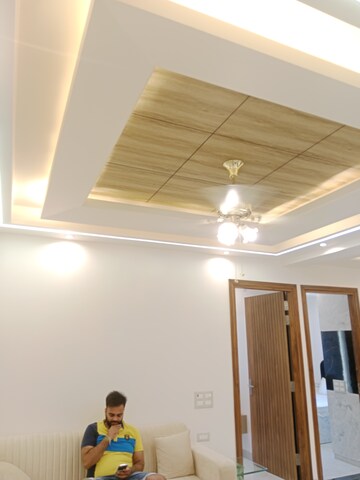 Room in 3 BHK Builder Floor at Sector 73 – for Sale