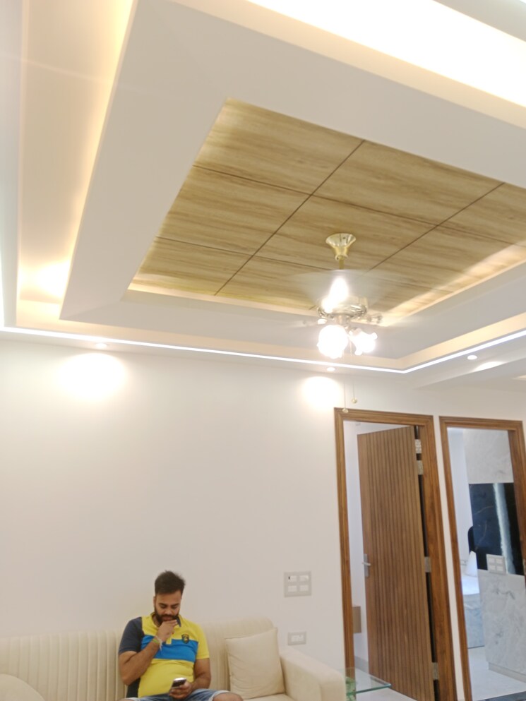 Room, sector 73 3 Bedroom 1450 Sq.Ft. Builder Floor In Sector 73 Noida 7934863