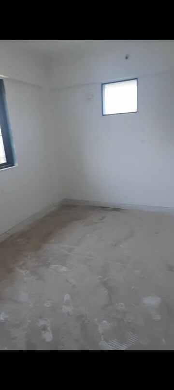 Room in 1 BHK Apartment at Goregaon West – for Sale