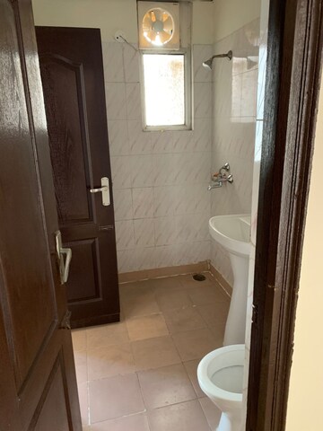 2 BHK Apartment For Rent in Piyush Heights, Sector 89