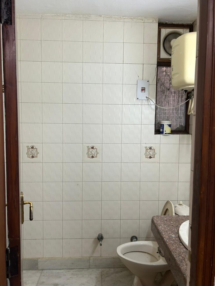 Bathroom, sector 22 dwarka 2 Bedroom 1200 Sq.Ft. Apartment In Sector 22 Dwarka Delhi 7934873