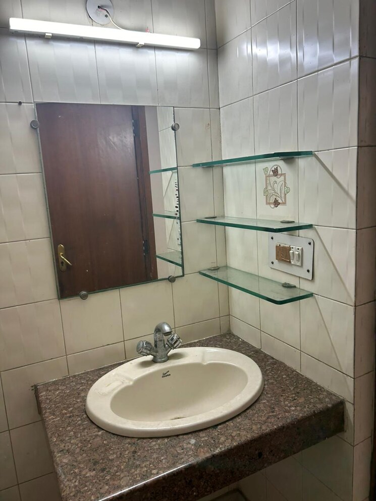 Bathroom, sector 22 dwarka 2 Bedroom 1200 Sq.Ft. Apartment In Sector 22 Dwarka Delhi 7934873