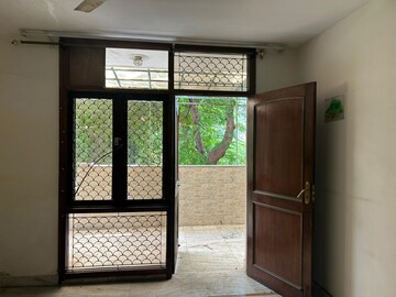 Room in 2 BHK Apartment at Sector 22 Dwarka – for Rent