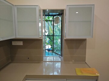 Furnished Amenities in 2 BHK Apartment at Park View Bandra, Bandra West – for Rent