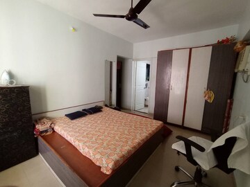 Bedroom in 2 BHK Apartment at Suncity Complex, Powai – for Rent