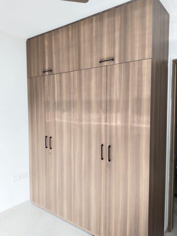 Room in 3 BHK Apartment at Godrej Urban Park, Chandivali – for Rent