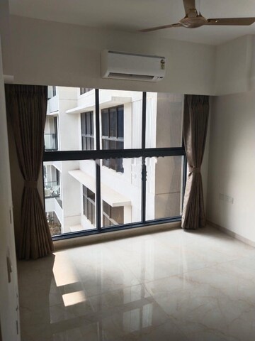 Room in 3 BHK Apartment at Godrej Urban Park, Chandivali – for Rent