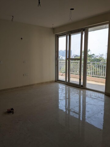 Room in 3 BHK Apartment at Pioneer Park Presidia, Sector 62 – for Sale