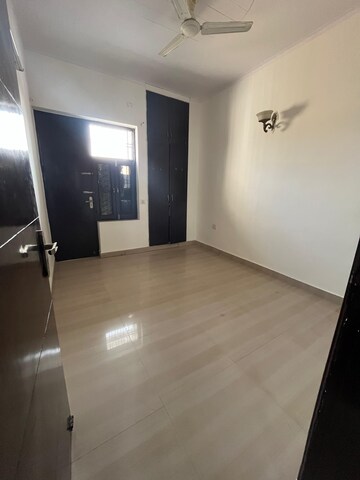 Room in 2 BHK Builder Floor at Sainik Colony – for Sale
