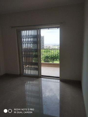 Room in 2 BHK Apartment at Brahma Avenue, Kondhwa – for Rent