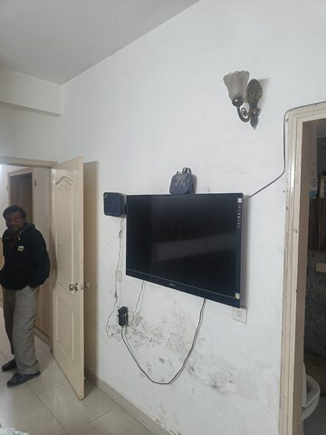 Furnished Amenities in 3 BHK Builder Floor at Omaxe Silver Birch, North Mullanpur – for Sale
