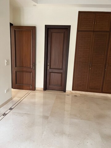 Room in 3 BHK Builder Floor at Greater Kailash I – for Rent