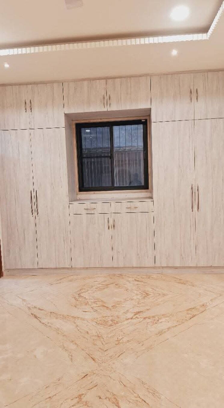 Room, palam colony 3 Bedroom 100 Sq.Yd. Builder Floor In Palam Colony Delhi 7935542